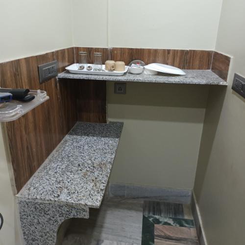 Kolkata Hotel | 73 Rest House