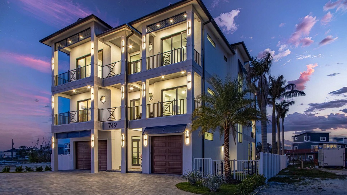 Fort Myers Beach House | 749 New Luxury 7BR Oasis w/Dock, Pool & Gulf Views – Sleeps 18