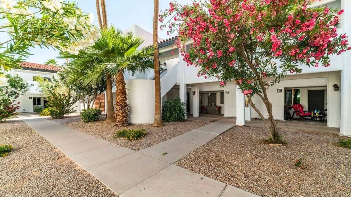 Casa Grande Condo | 77 Sunny Casa Grande 2bd 2ba condo w heated pool NO PETS