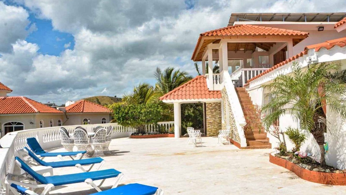 Cofresi Villa | 7BD panoramic hilltop villa with sea views, infinity pool, cable TV/internet/AC