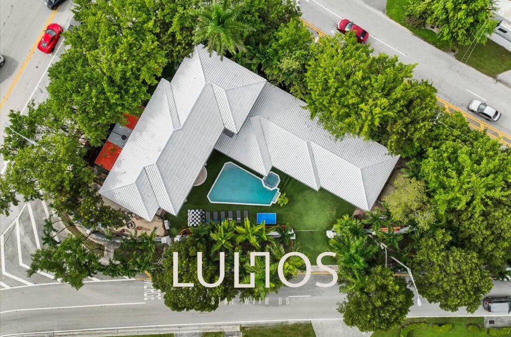 Tamiami House | 7BD Paradise with Amazing pool Jacuzzi Games L32