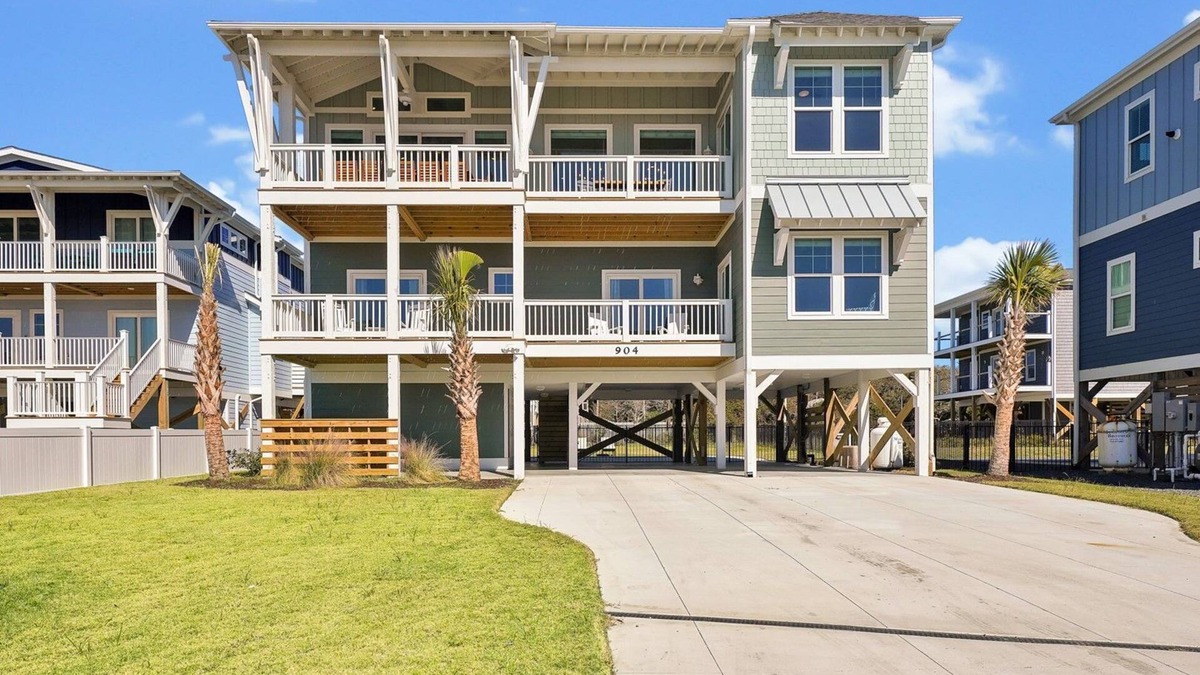 Yaupon Beach House | 7BR/6.5BAH House - Ocean Views, Event Home, Dog Friendly, Sleeps 18