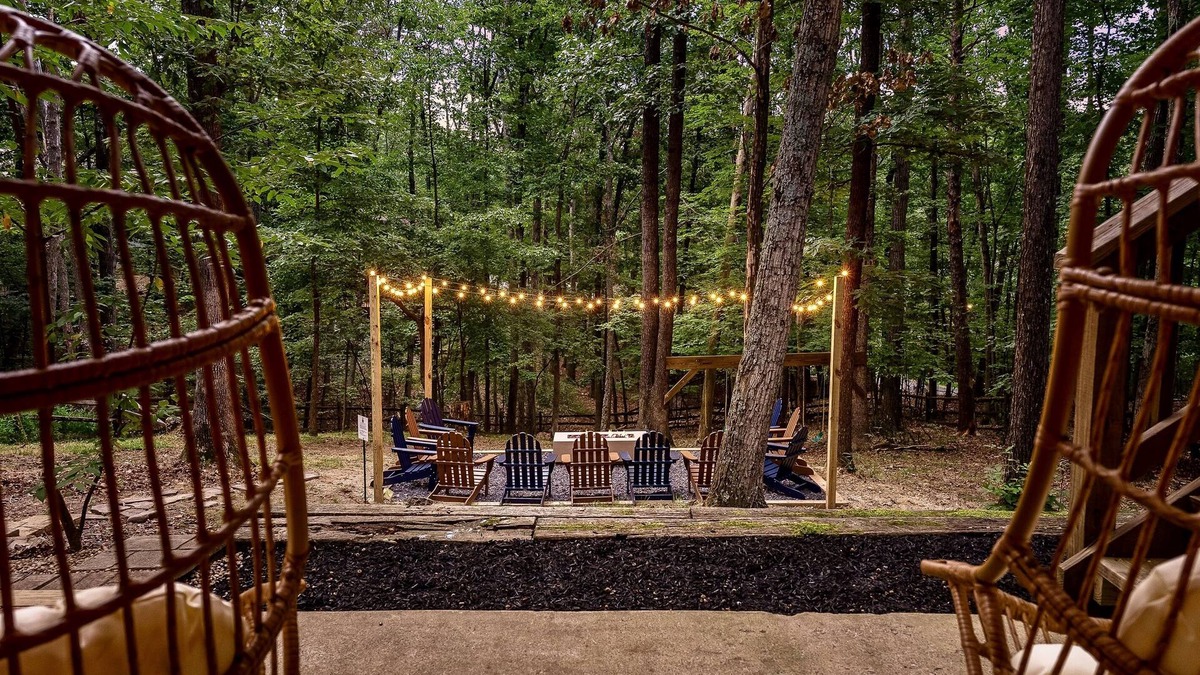 Massanutten House | 7BR Sleeps 17 | Hot Tub, Sauna, Game + Movie Room