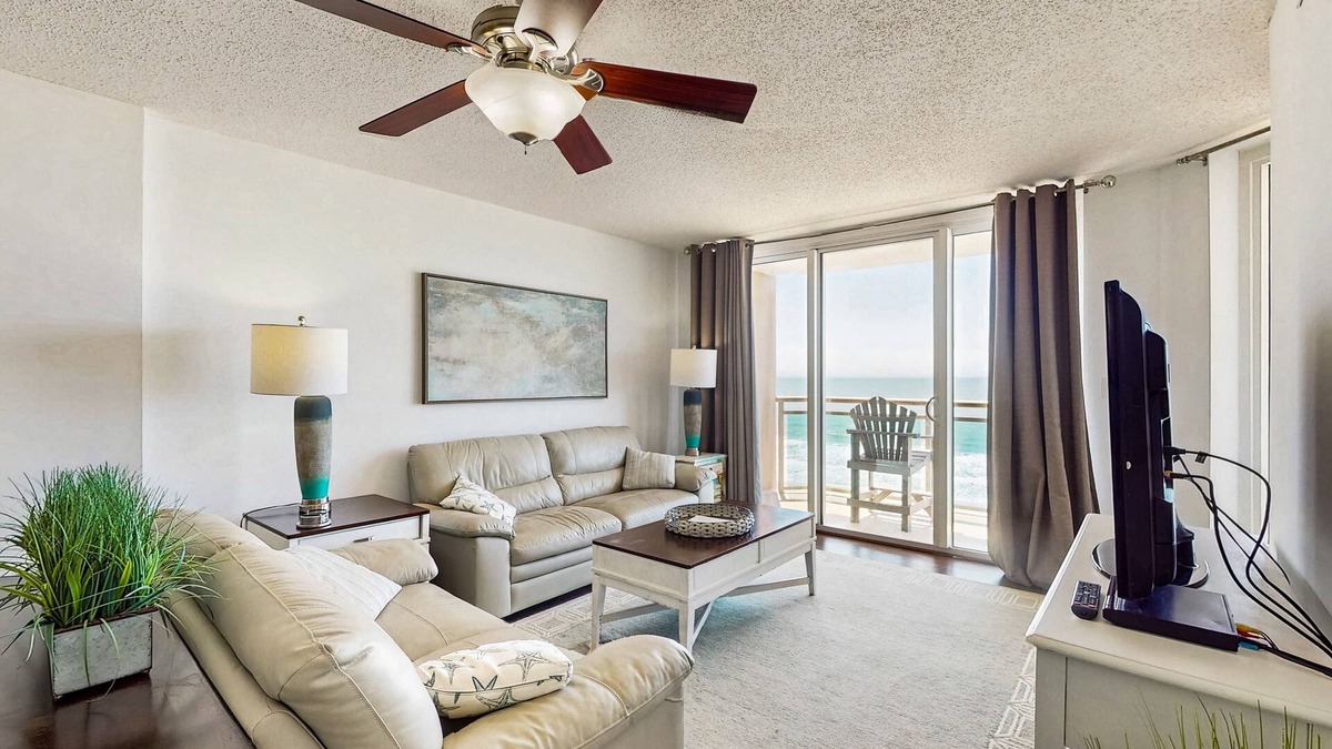 Crescent Beach Condo | 7th-floor oceanfront condo with pool, hot tub, private balcony & gym