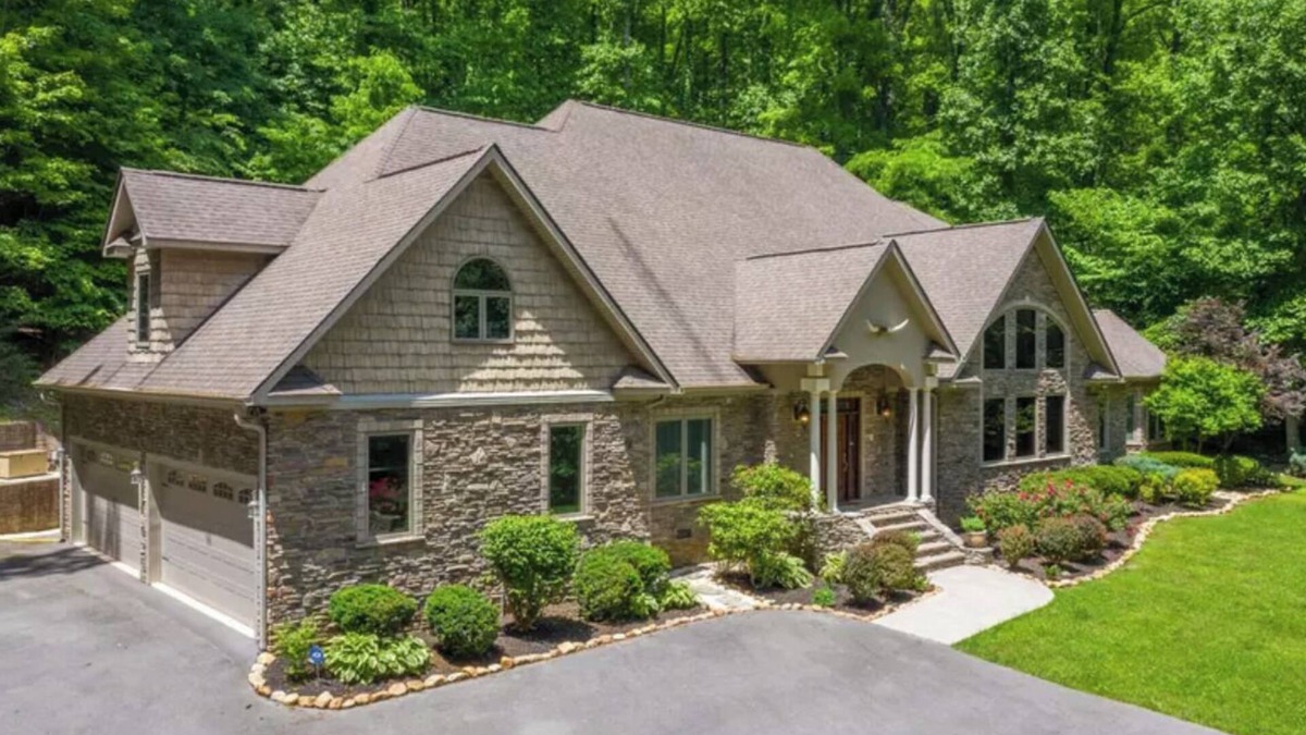 Wears Valley Cabin | 8,000 Sq Ft I Fitness Center I Cinema I Large Arcade I Games I Pinball IGorgeous