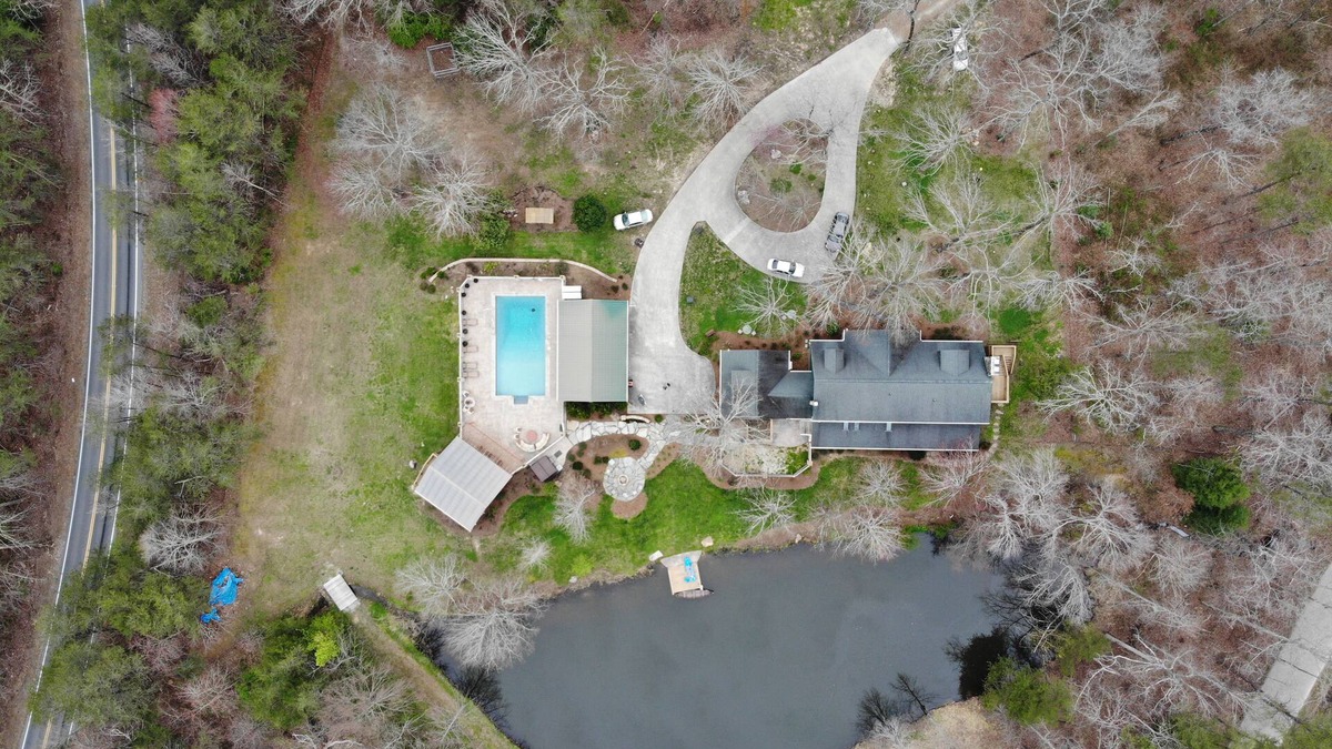 Lookout Mountain House | 8 Bdrm🏆33ppl Hotub,Pool,Pond, 9miles Chatt
