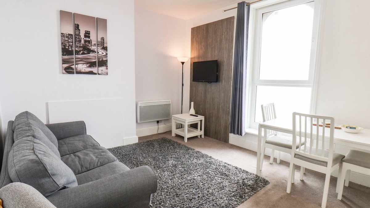 Bridlington Old Town Cottage | 8 BEACH VIEW @ BEACONSFIELD HOUSE in Bridlington