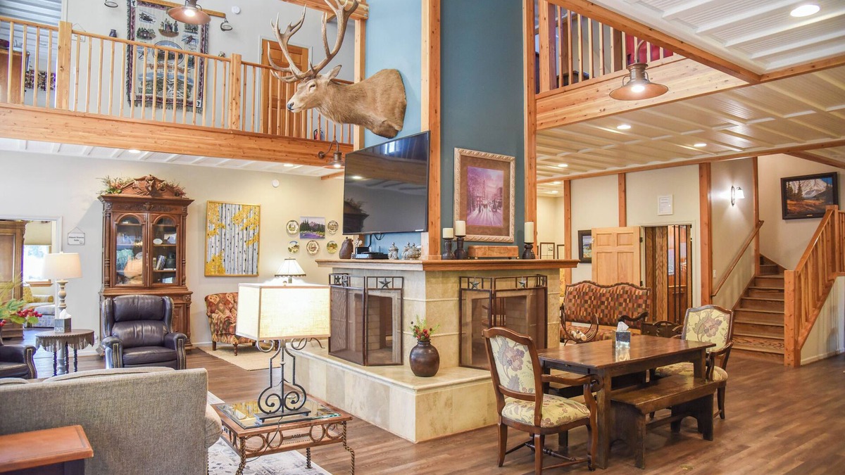 Red River House | 8 bedroom accommodation in Red River
