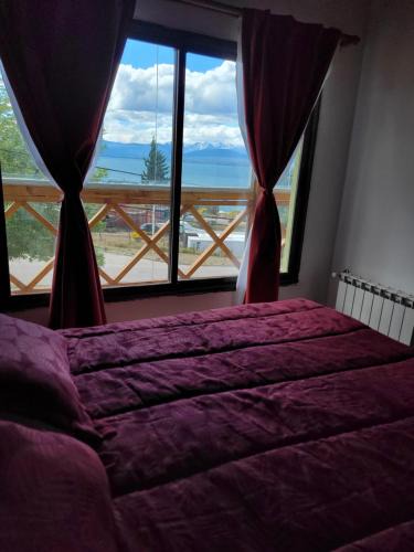 San Carlos de Bariloche Apartment | 8 cabañas - dpto con vista al lago