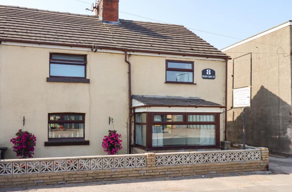Ormskirk House | 8 Heatons Bridge Road