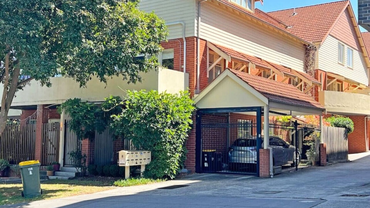 Box Hill House | 8 John St Box Hill U3 Hidden Gem 1 BRM Garage Wifi