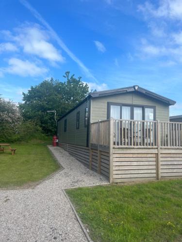 Fence Resort | 8 lakeview
