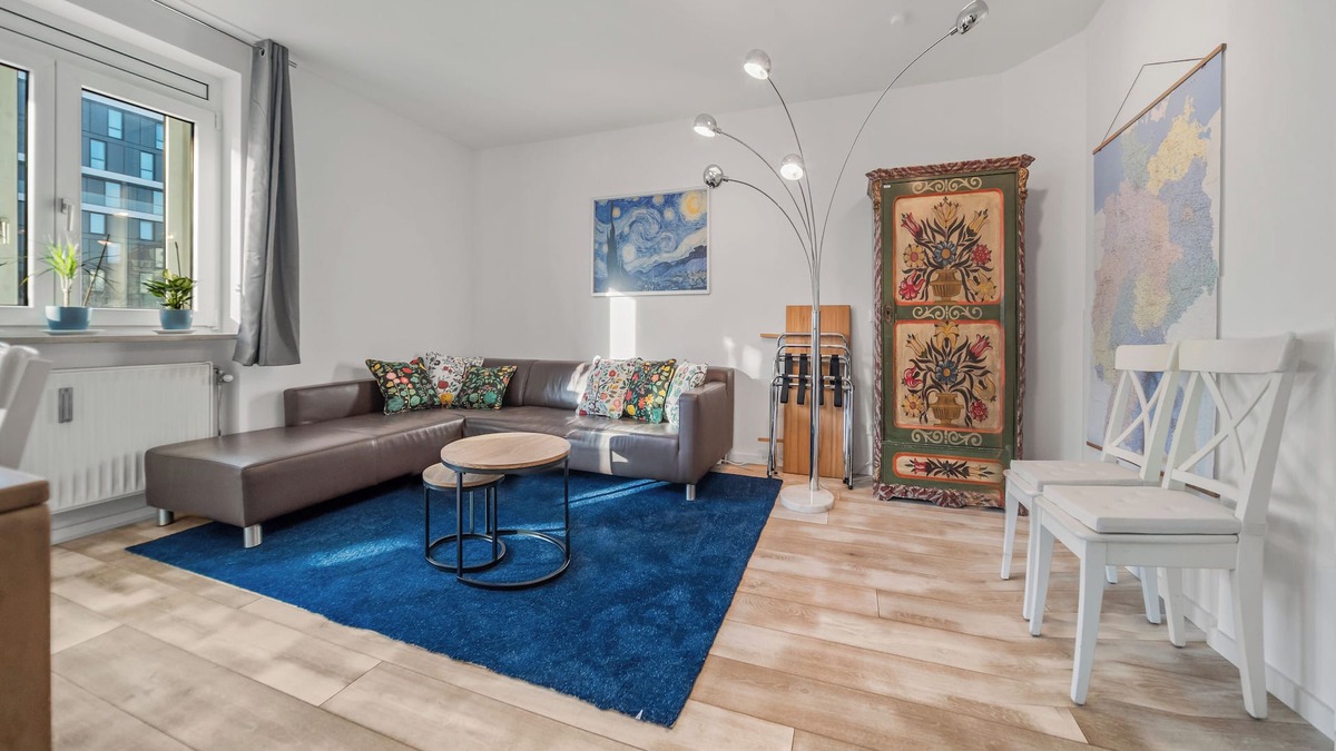 Alte Heide-Hirschau Apartment | 8 min metro to Marienplatz 120 m² Schwabing - 3 BR - 2.5 bath - private parking