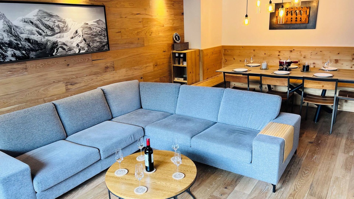 Courchevel Apartment | 8-person family apartment with skis