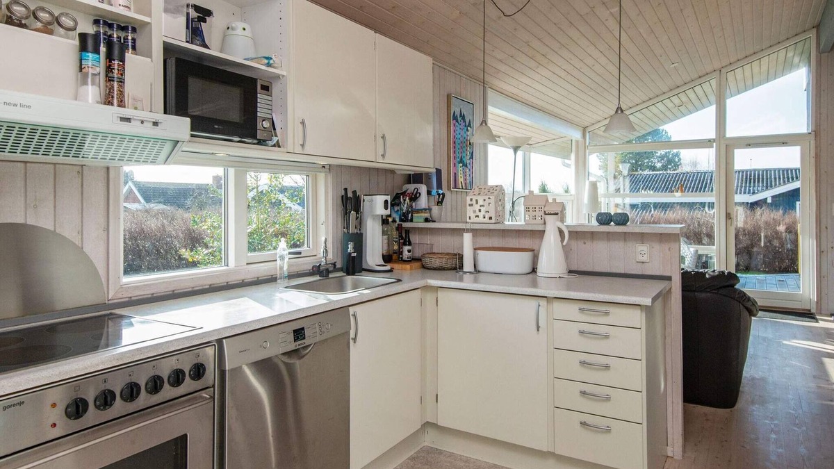 Pøt Strandby House | 8 person holiday home in Juelsminde