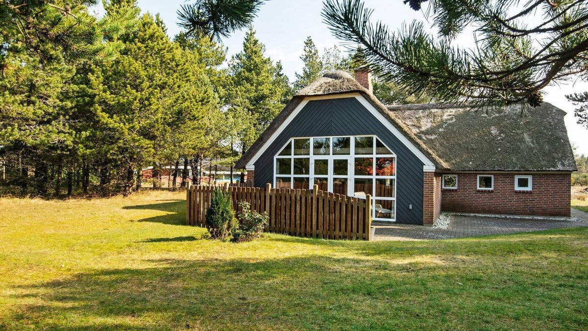 Houstrup House | 8 person holiday home in Nørre Nebel