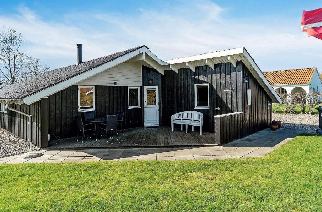 Skovmose House | 8 person holiday home in Sydals