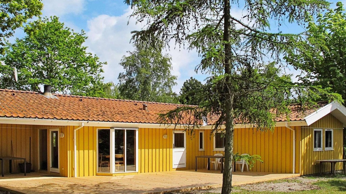 Bøtø By House | 8 person holiday home in Væggerløse-By Traum