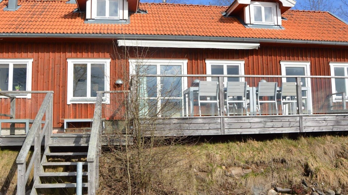 Tviklippan House | 8 person holiday home in HJÄLTEVAD