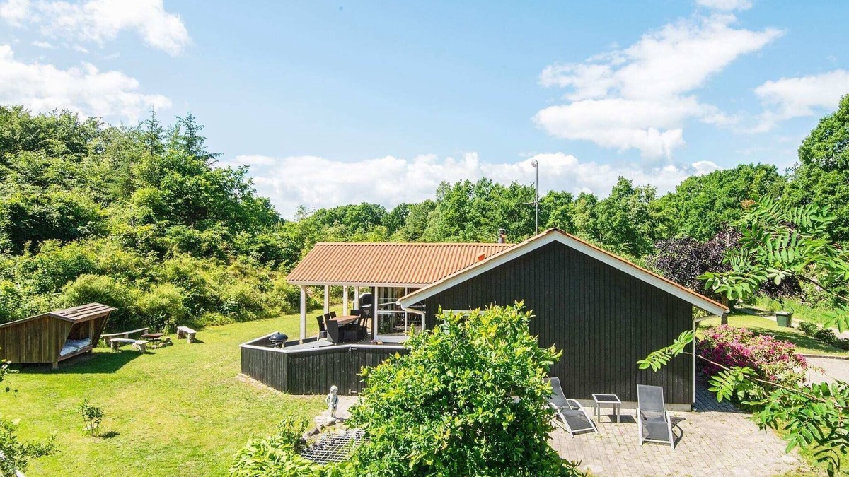 Fjellerup Strand House | 8 person holiday home in Glesborg-By Traum