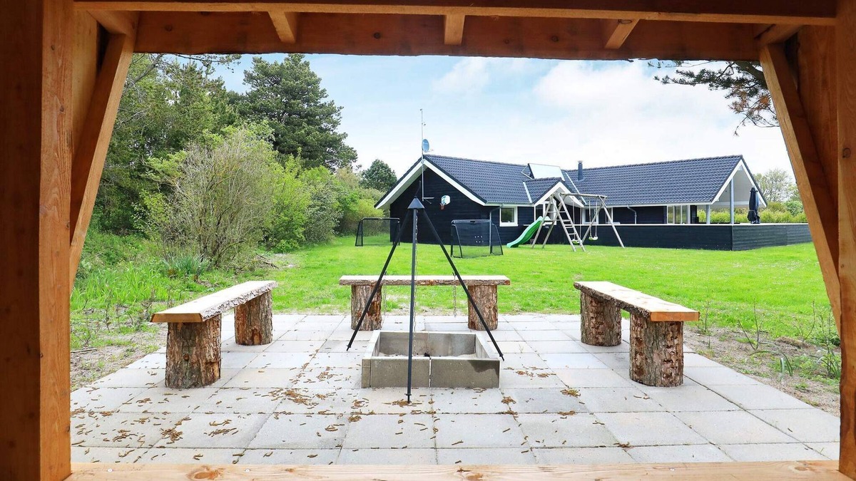 Blavand Strand House | 8 person holiday home in Blåvand