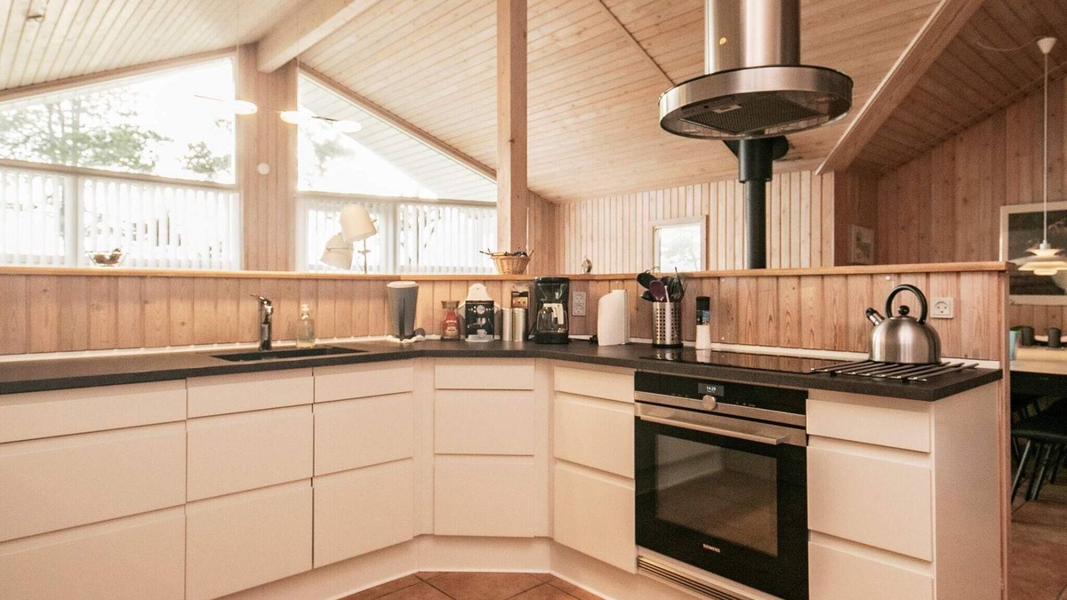 Østerskov House | 8 person holiday home in Humble