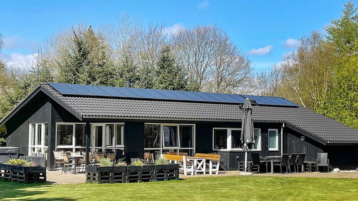 Jegum House | 8 person holiday home in Oksbøl-By Traum