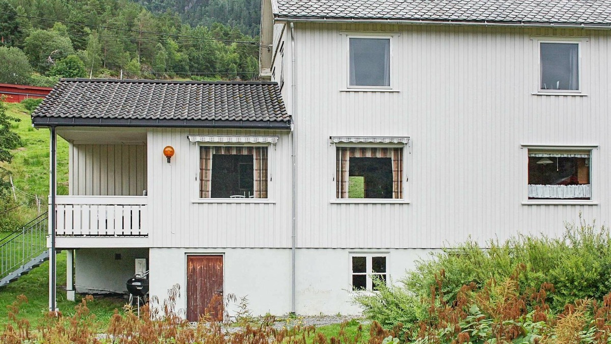 Halsa Municipality House | 8 person holiday home in VÅGLAND-By Traum