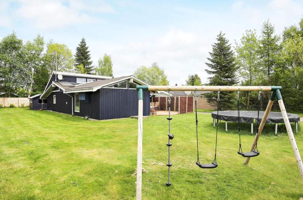 Bøtø By House | 8 person holiday home in Væggerløse-By Traum