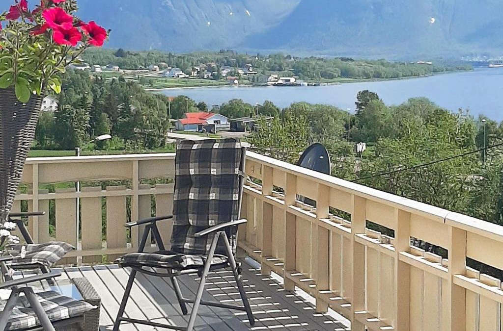 Sortland House | 8 person holiday home in SORTLAND-By Traum