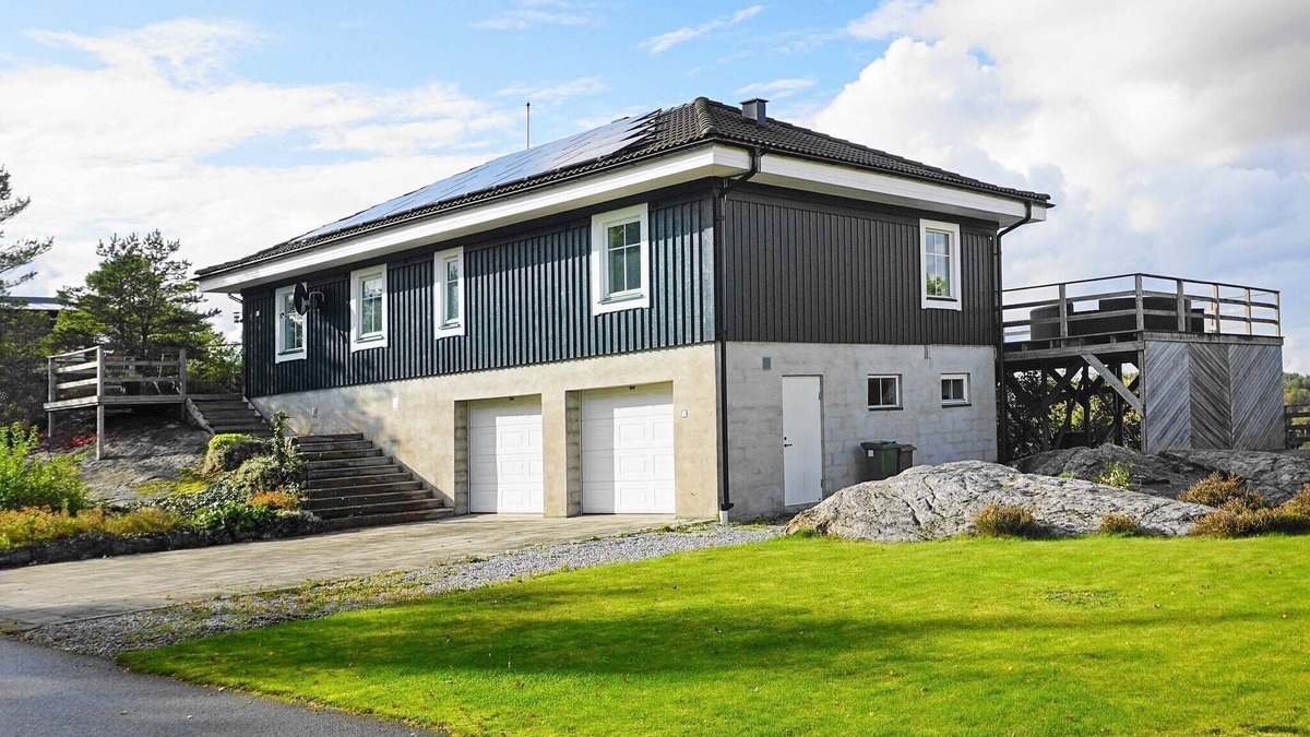 Henan House | 8 person holiday home in Henån-By Traum