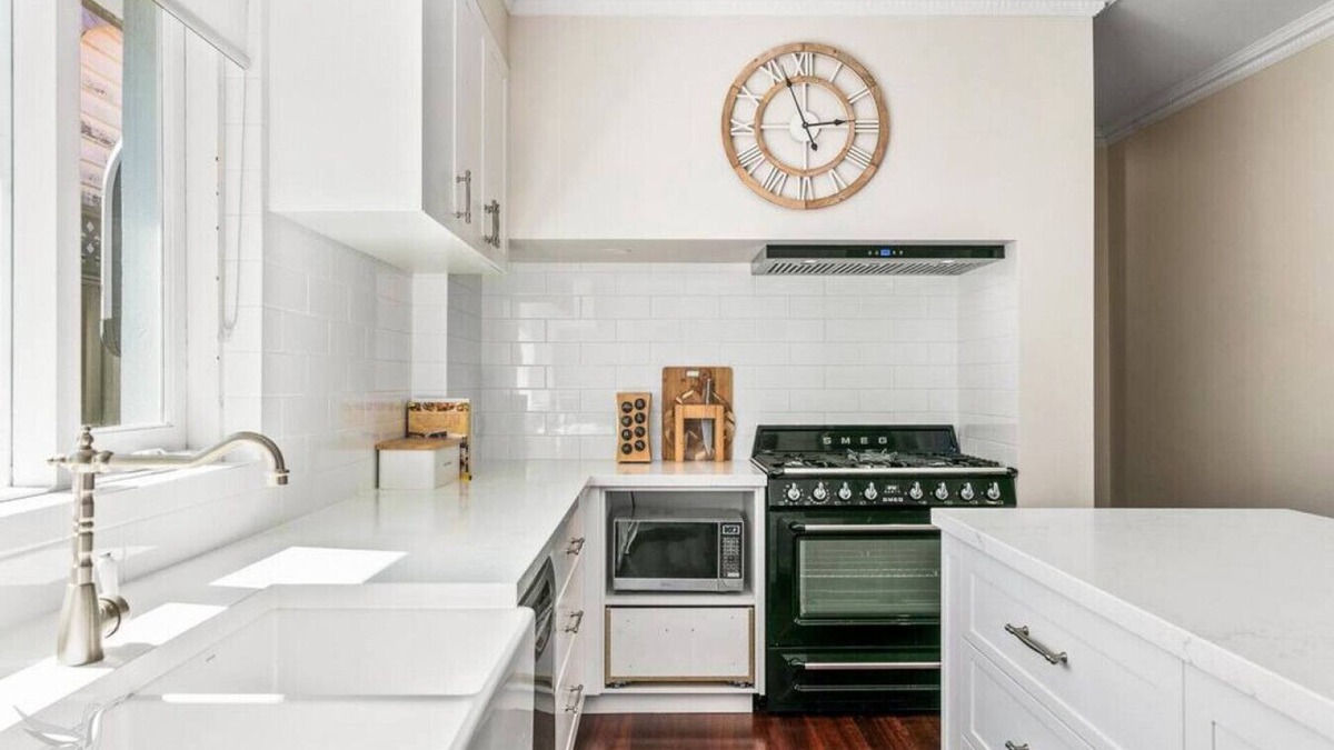 South Fremantle House | 8 Sheedy · South Freo Great Location Renovated Home