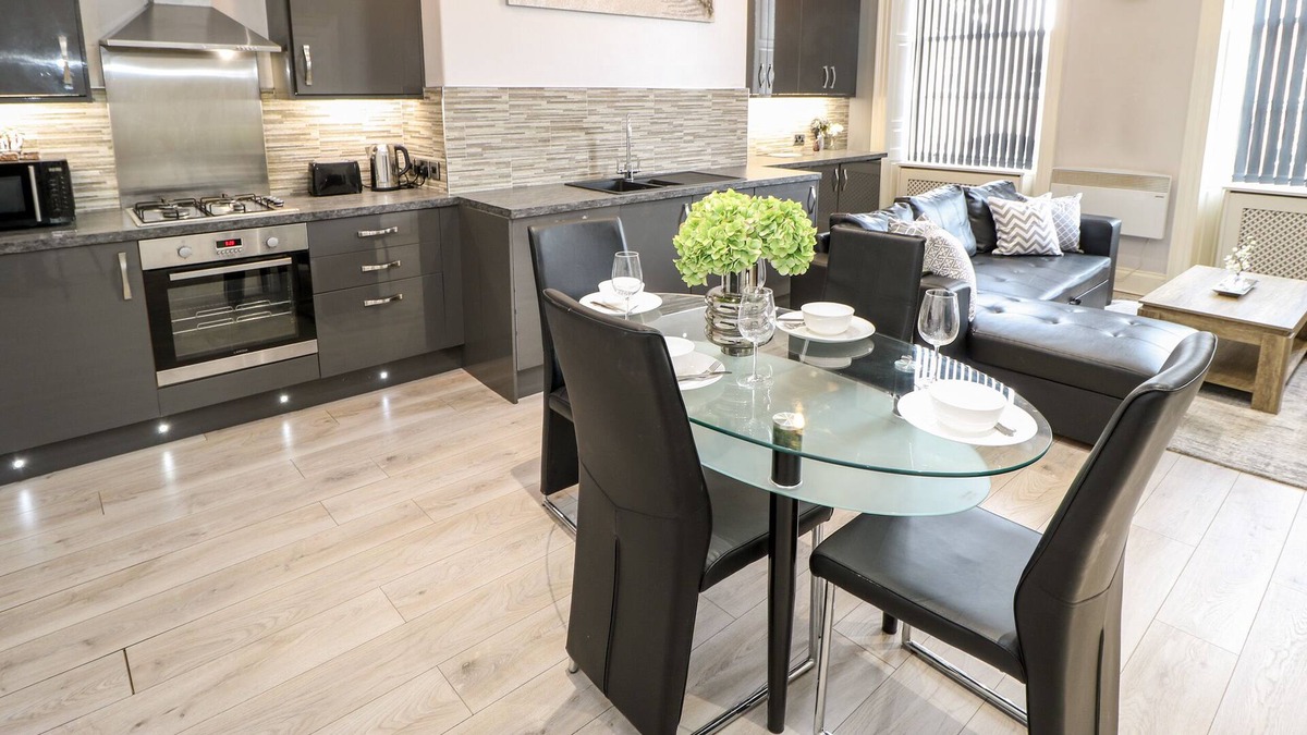 Wakefield Apartment | 8, ST JOHN'S NORTH APARTMENTS, romantic, with a garden in Wakefield