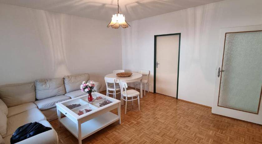 Fischamend Apartment | 80 m² Apartment ∙ 2 bedrooms ∙ 3 guests