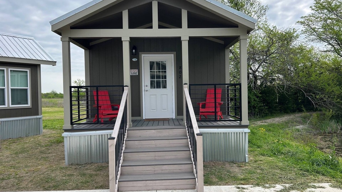 Honey Grove Cabin | 802 Charming cabin in Honey Grove with AC and WiFi