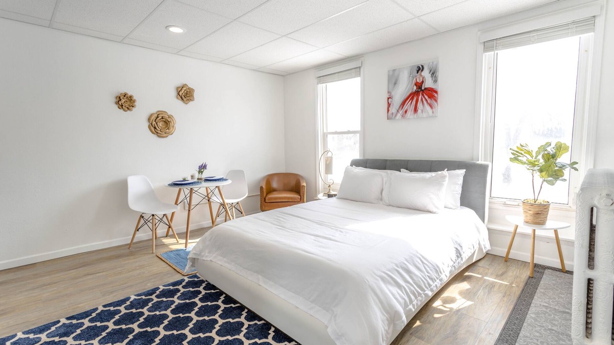 Kutzky Park Apartment | 8076-Walk to Mayo-Charming Studio with free Parking