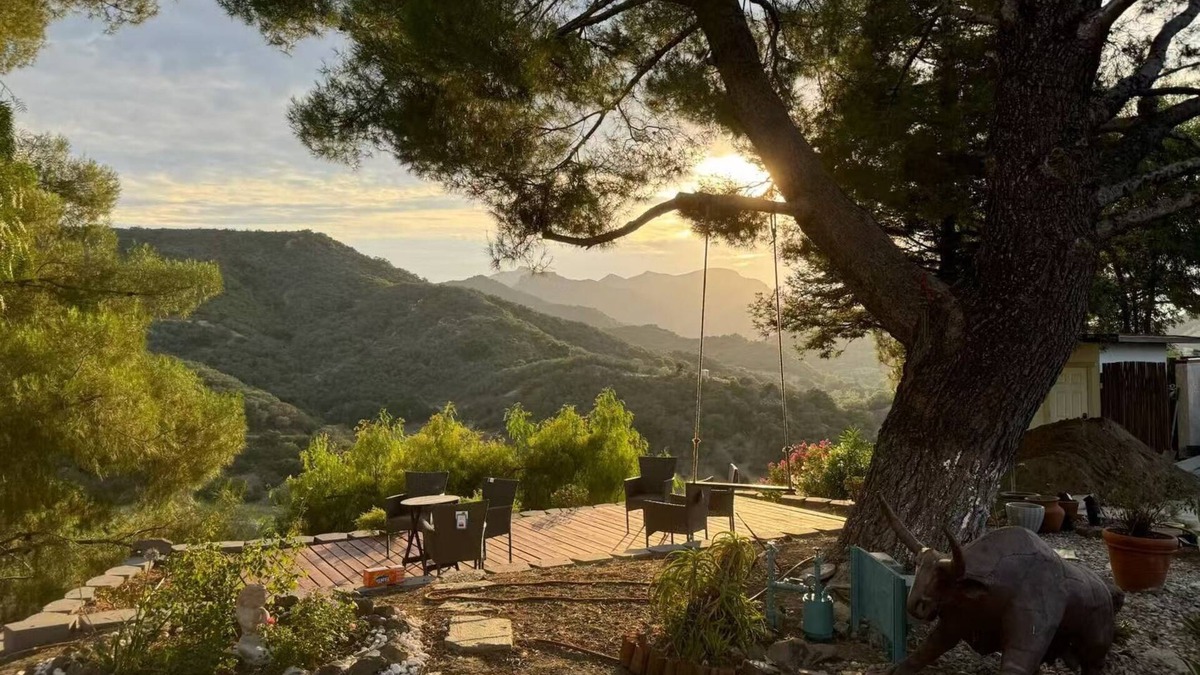Thousand Oaks House | 808 Retreat -A Tranquil Oasis
