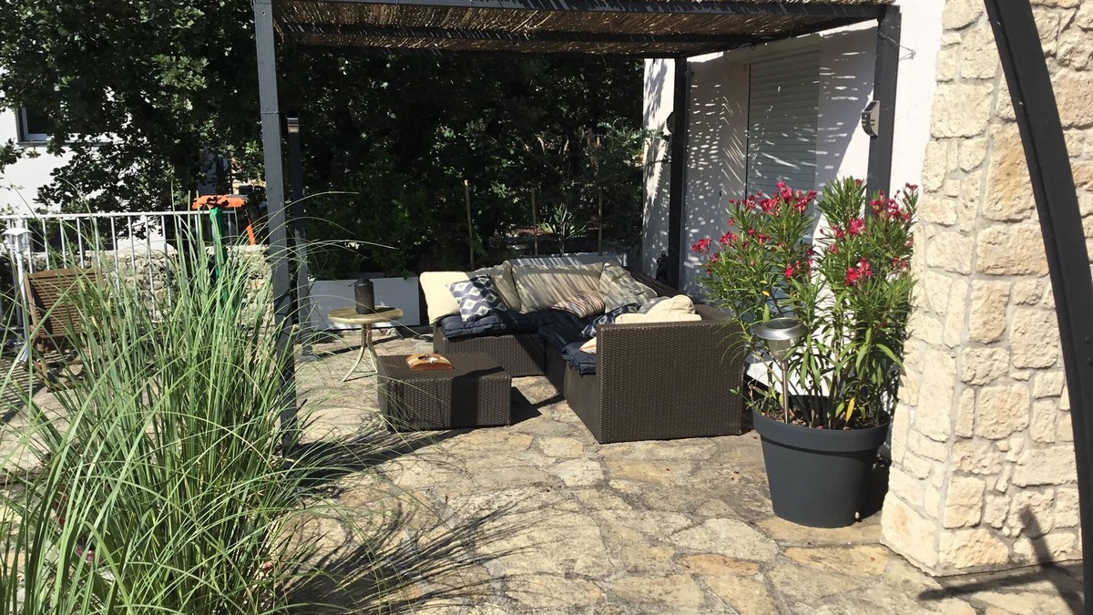 Vogue House | 80m2 house with private pool in 1500 m2 park