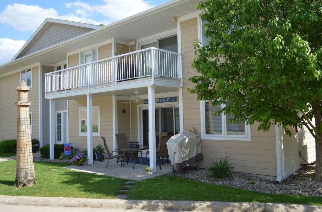 Arnolds Park Villa | 84 Rohr 7B