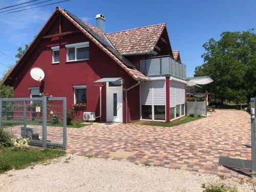 Balatonoszod Apartment | 85 m² Apartment ∙ 2 bedrooms ∙ 4 guests