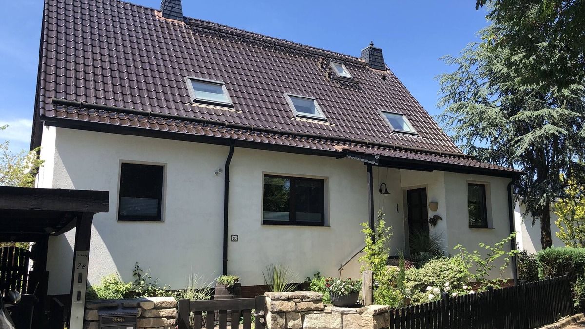 Meusdorf Apartment | 85 m² apartment, outskirts - 3 rooms, kitchen, bathroom, 15 m² south-west balcony