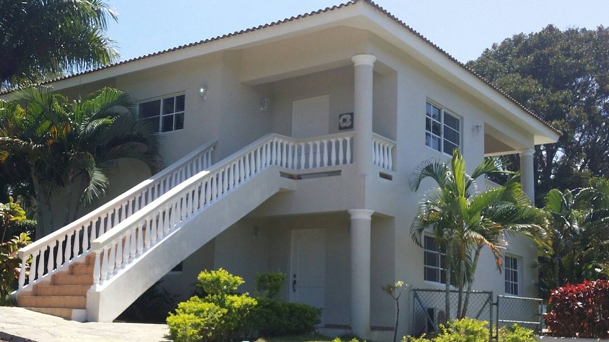 Urbanizacion Tavarez Villa | 8BD guest-friendly complex with pool and sports courts, near everything in Sosua
