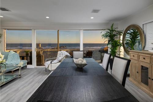 West Newport House | 8BR Beach Duplex with Ocean Views, Patio & Pool Table