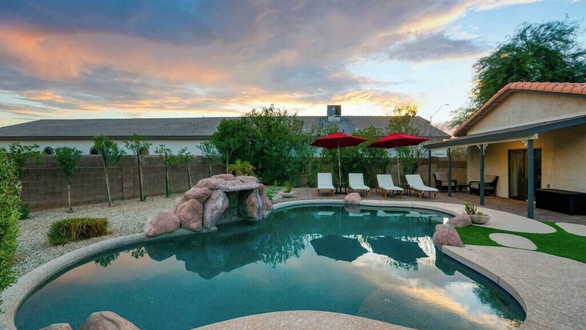 Sunset Ridge House | 8BR home with heated pool, spa, golf simulator