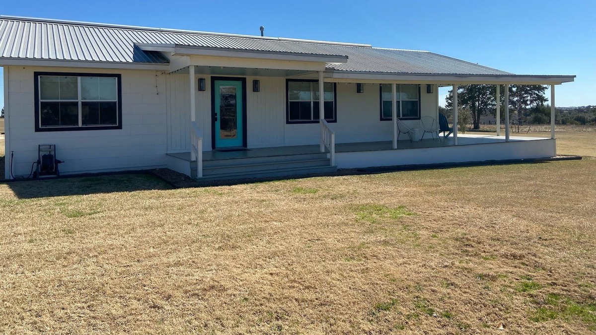 Fayetteville Other | 8mi. to Roundtop- Remodeled Farmhouse+Party Barn+Pool