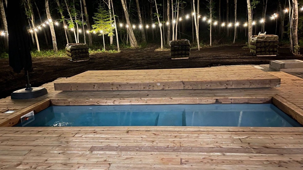 Lac du Bonnet Cottage | 8TH ESCAPE w/Plunge Pool, Hot Tub, Sauna backing onto 8th Hole on Granite Hills