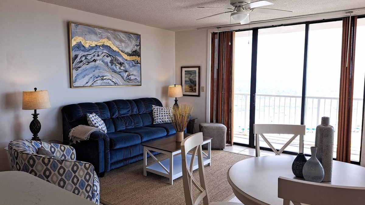 Orange Beach Condo | 8th-floor beachfront condo w/fitness center, hot tub, tennis courts, & 3 pools