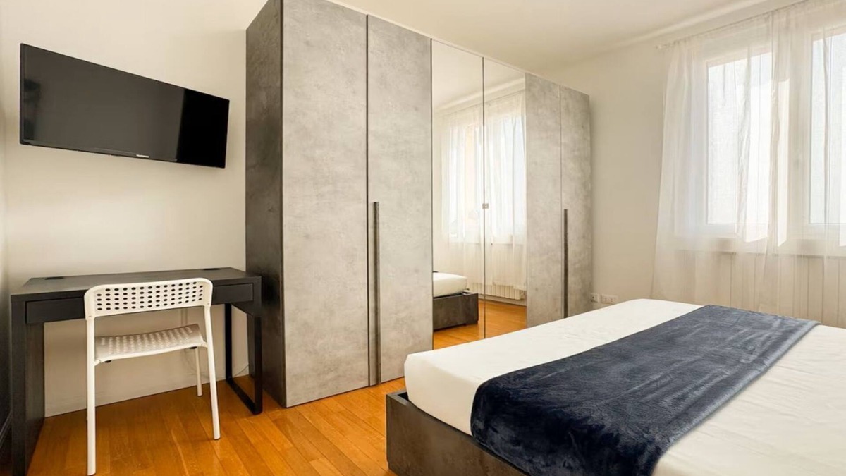 Tricolore Apartment | 8th floor - Milano view