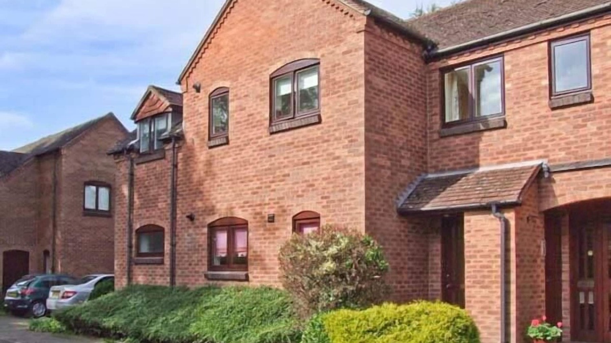 City Centre Cottage | 9 BANCROFT PLACE, family friendly in Stratford-Upon-Avon