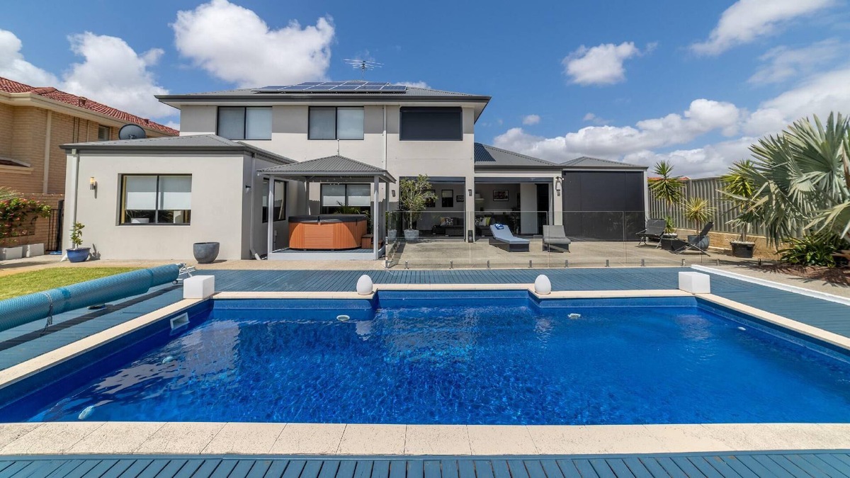 Beaconsfield House | 9 Beaconsfield Delight